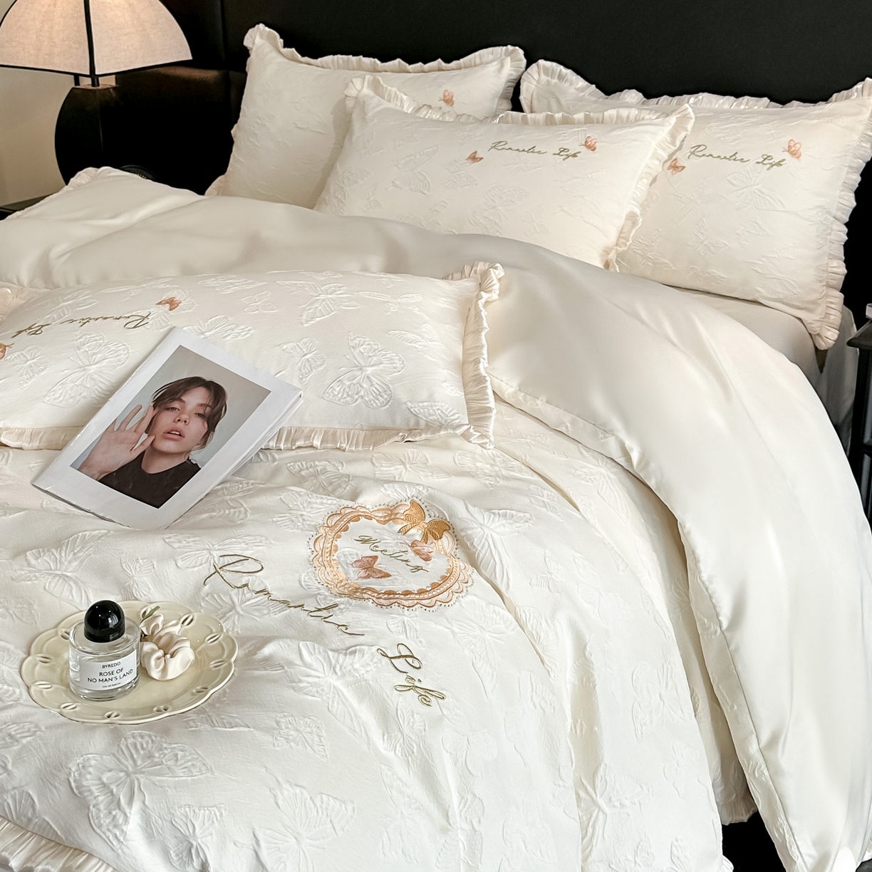 91家纺网 家纺一手货源 找家纺 宇航家纺 2026新款浮雕花边水洗真丝四件套-梦境 梦境-奶白