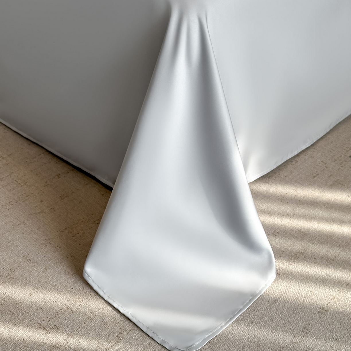 91家纺网 家纺一手货源 找家纺 宇航家纺 2026新款浮雕花边水洗真丝四件套-梦境 梦境-银灰