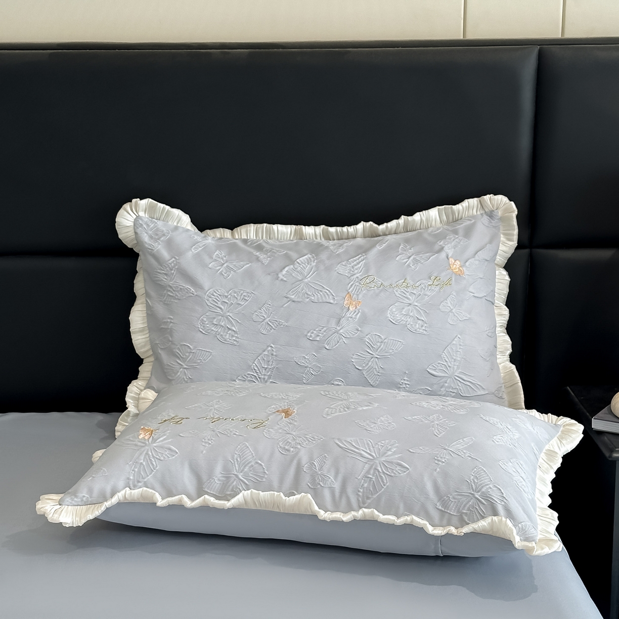 91家纺网 家纺一手货源 找家纺 宇航家纺 2026新款浮雕花边水洗真丝四件套-梦境 梦境-银灰