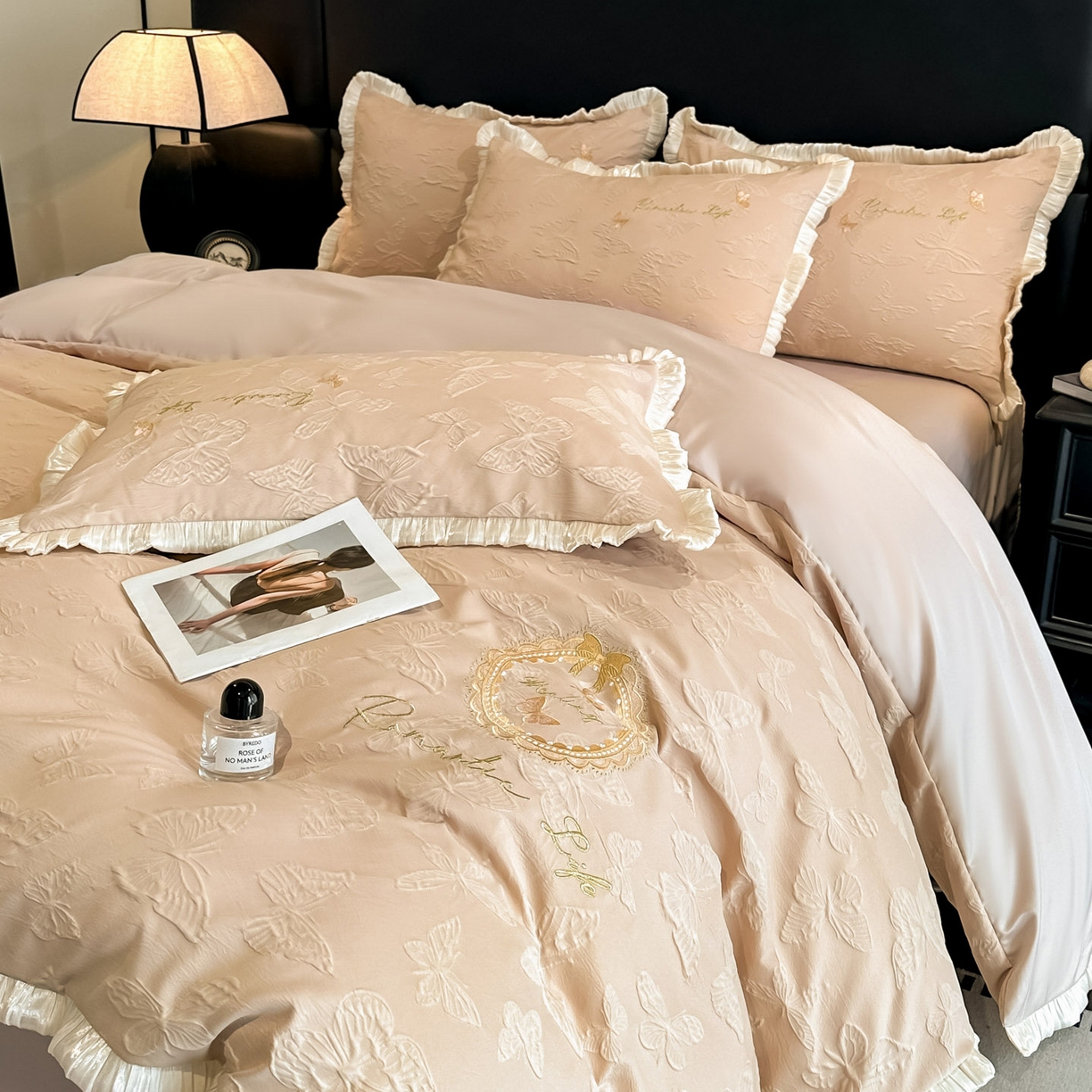 91家纺网 家纺一手货源 找家纺 宇航家纺 2026新款浮雕花边水洗真丝四件套-梦境 梦境-香槟