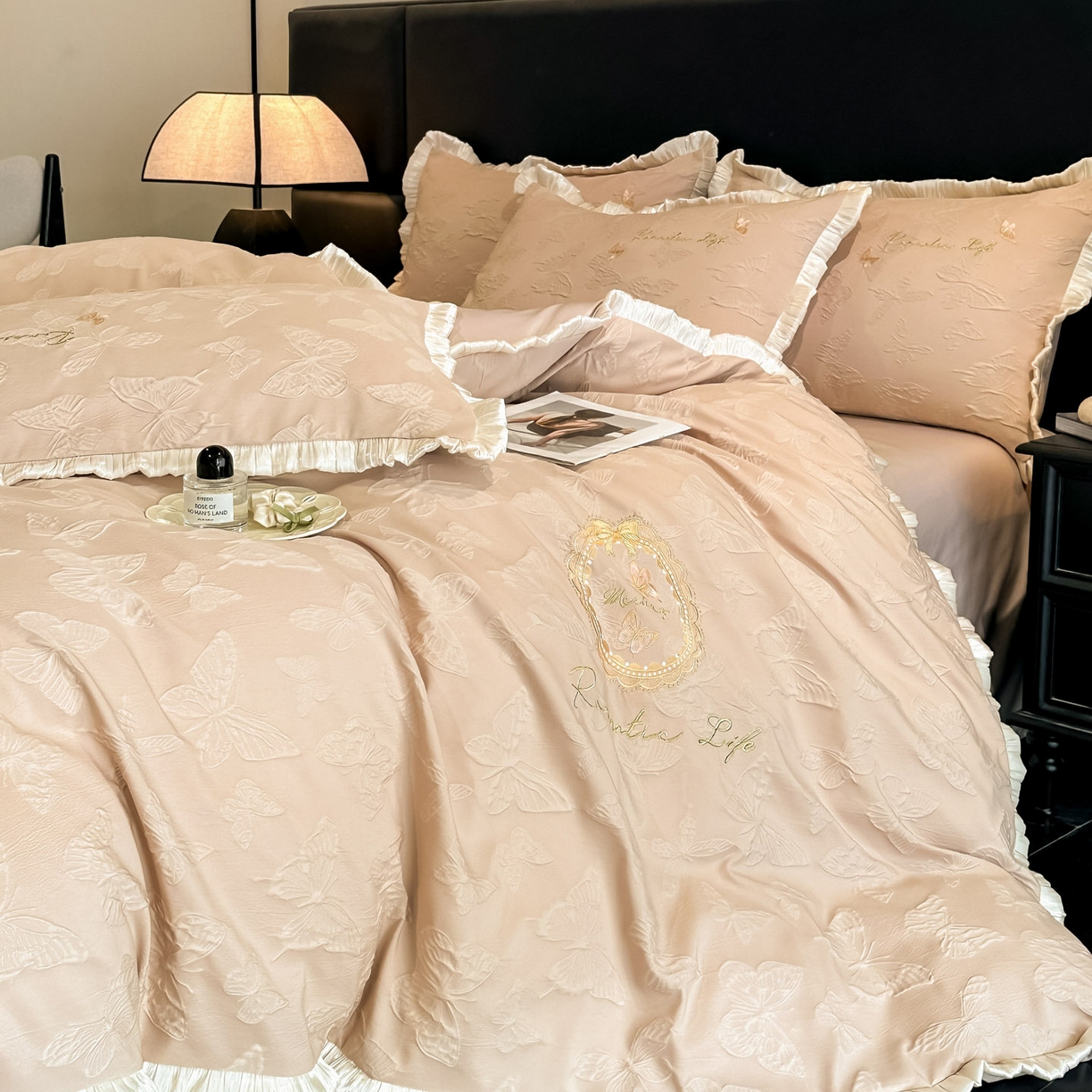 91家纺网 家纺一手货源 找家纺 宇航家纺 2026新款浮雕花边水洗真丝四件套-梦境 梦境-香槟