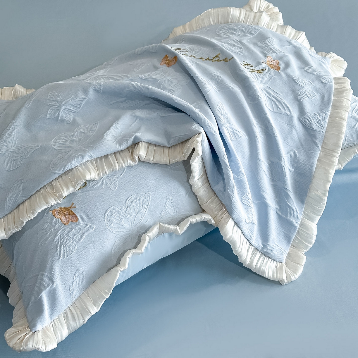 91家纺网 家纺一手货源 找家纺 宇航家纺 2026新款浮雕花边水洗真丝四件套-梦境 梦境-天蓝