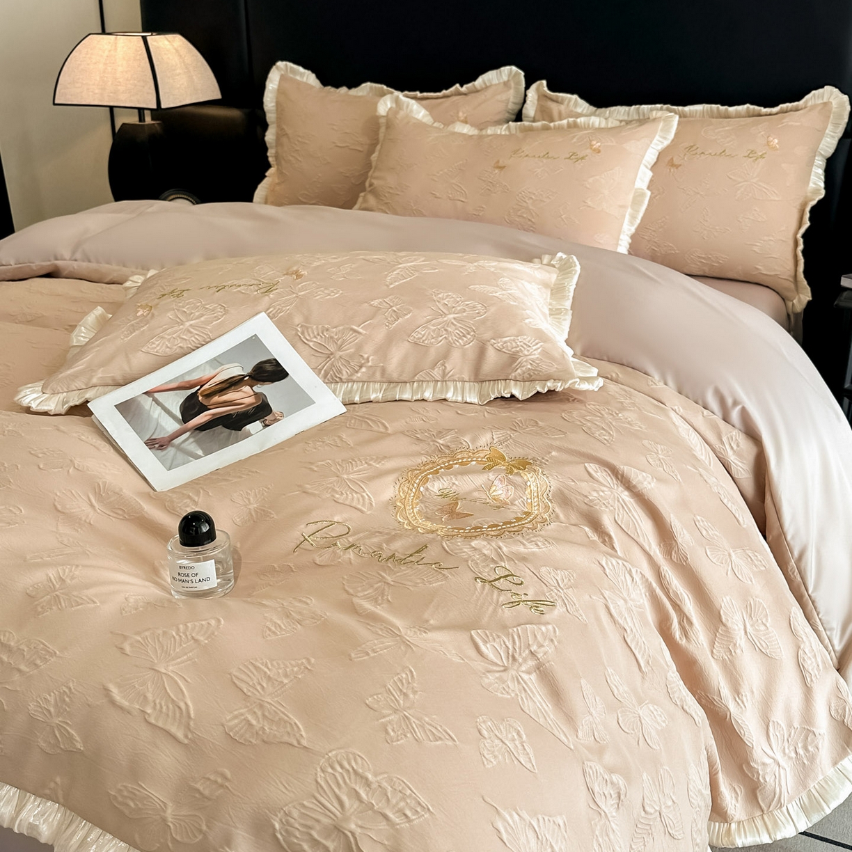 91家纺网 家纺一手货源 找家纺 宇航家纺 2026新款浮雕花边水洗真丝四件套-梦境 梦境-香槟