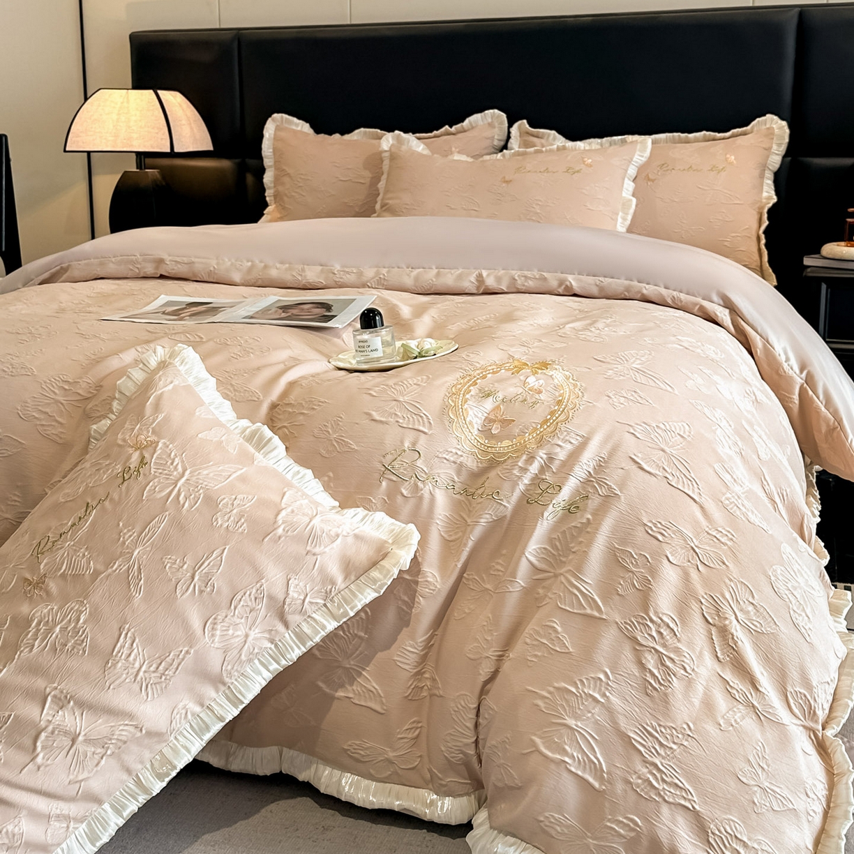 91家纺网 家纺一手货源 找家纺 宇航家纺 2026新款浮雕花边水洗真丝四件套-梦境 梦境-香槟