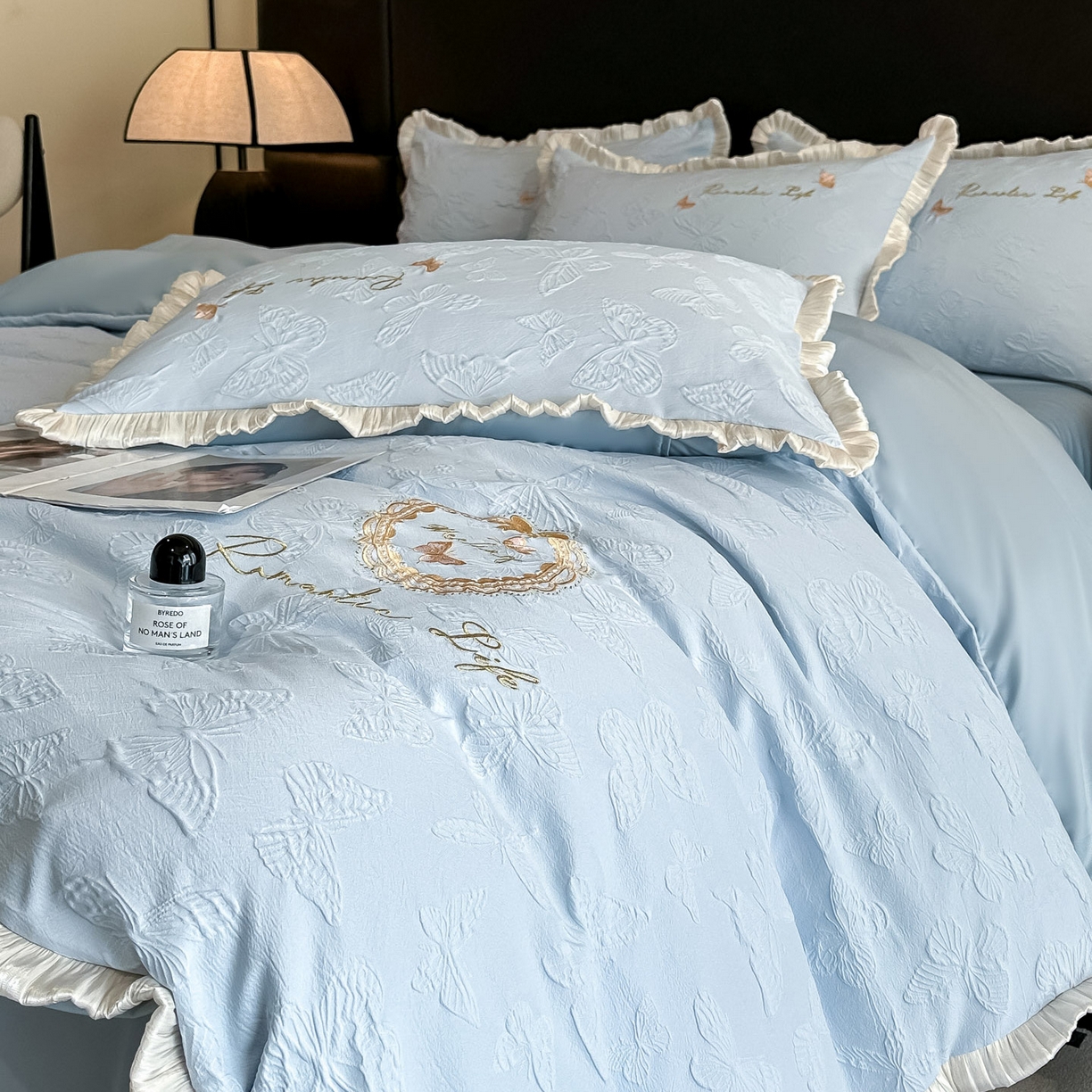 91家纺网 家纺一手货源 找家纺 宇航家纺 2026新款浮雕花边水洗真丝四件套-梦境 梦境-天蓝