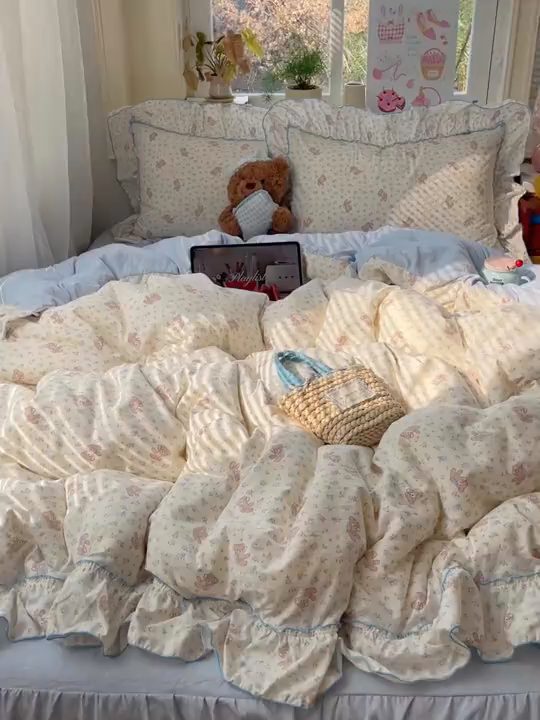 91家纺网 家纺一手货源 找家纺 轻奢坊 2026春夏新款水洗棉密拷花边四件套-春日 春日-碎花熊