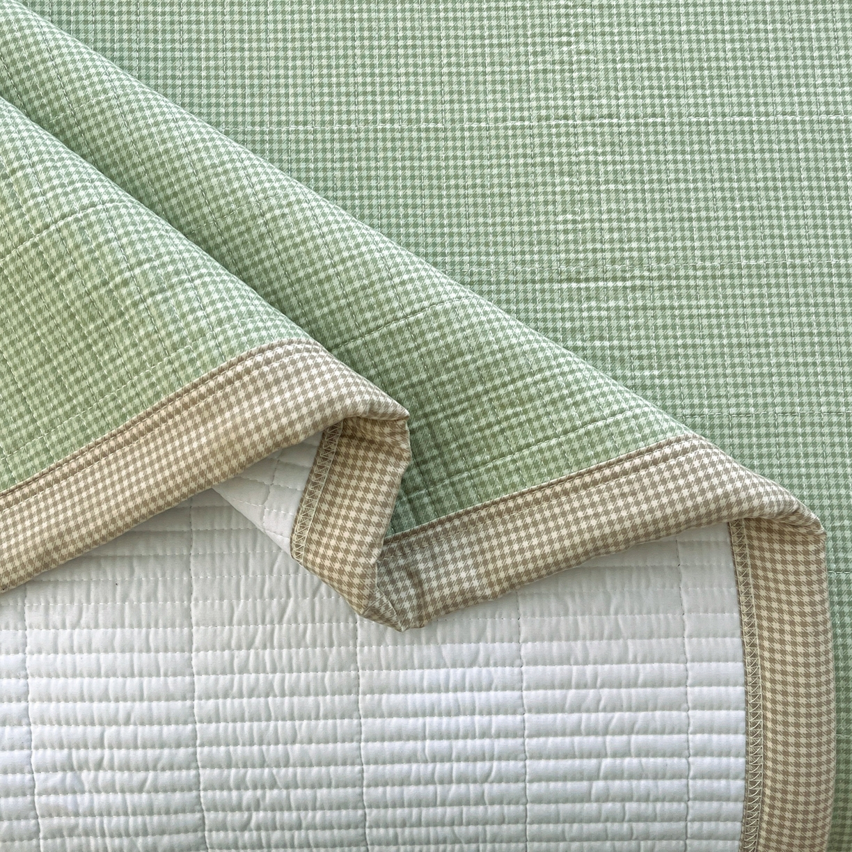 91家纺网 家纺一手货源 找家纺 丫丫家纺 2026新款古法水洗棉贴布绣加厚床盖三件套 旺财狗狗