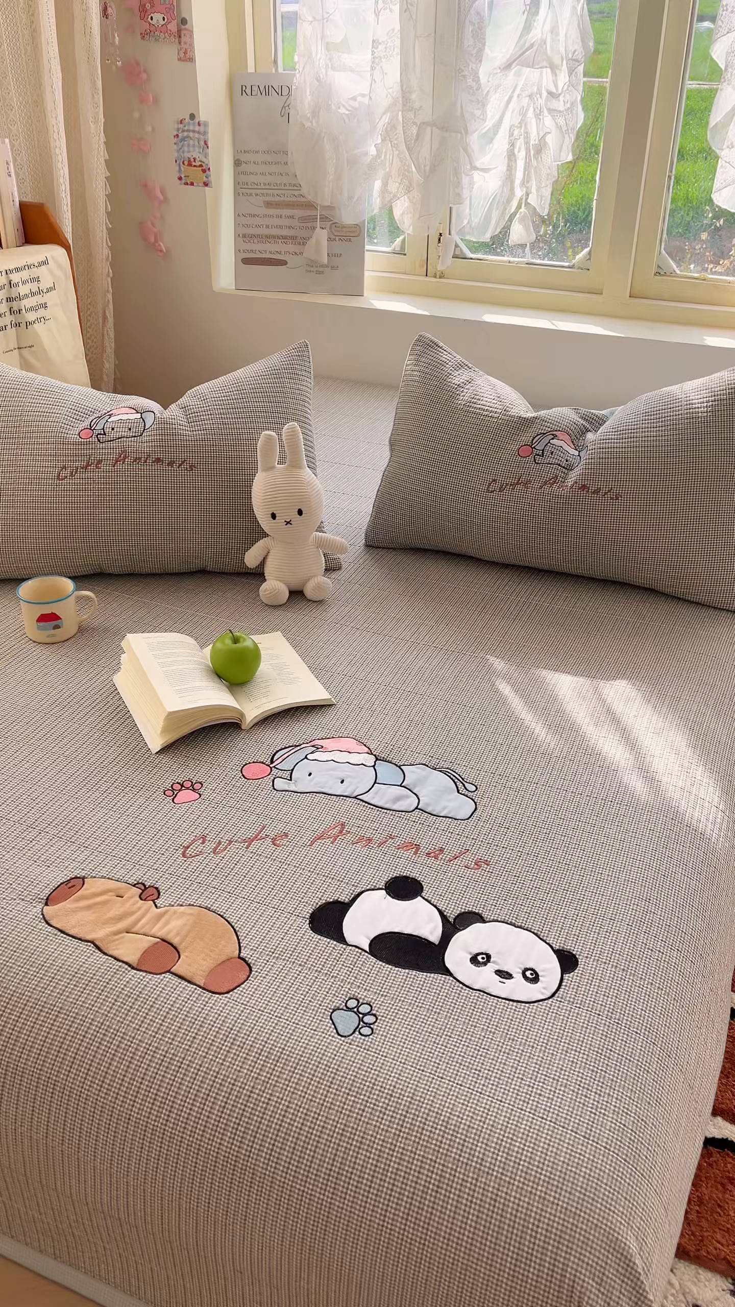 91家纺网 家纺一手货源 找家纺 丫丫家纺 2026新款古法水洗棉贴布绣加厚床盖三件套 熊猫卡皮