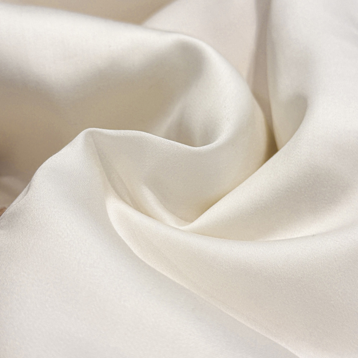 91家纺网 家纺一手货源 找家纺 恒畅 2026新款满绣水洗冰丝夏被夏被四件套 甜梦小猫-奶昔白粉