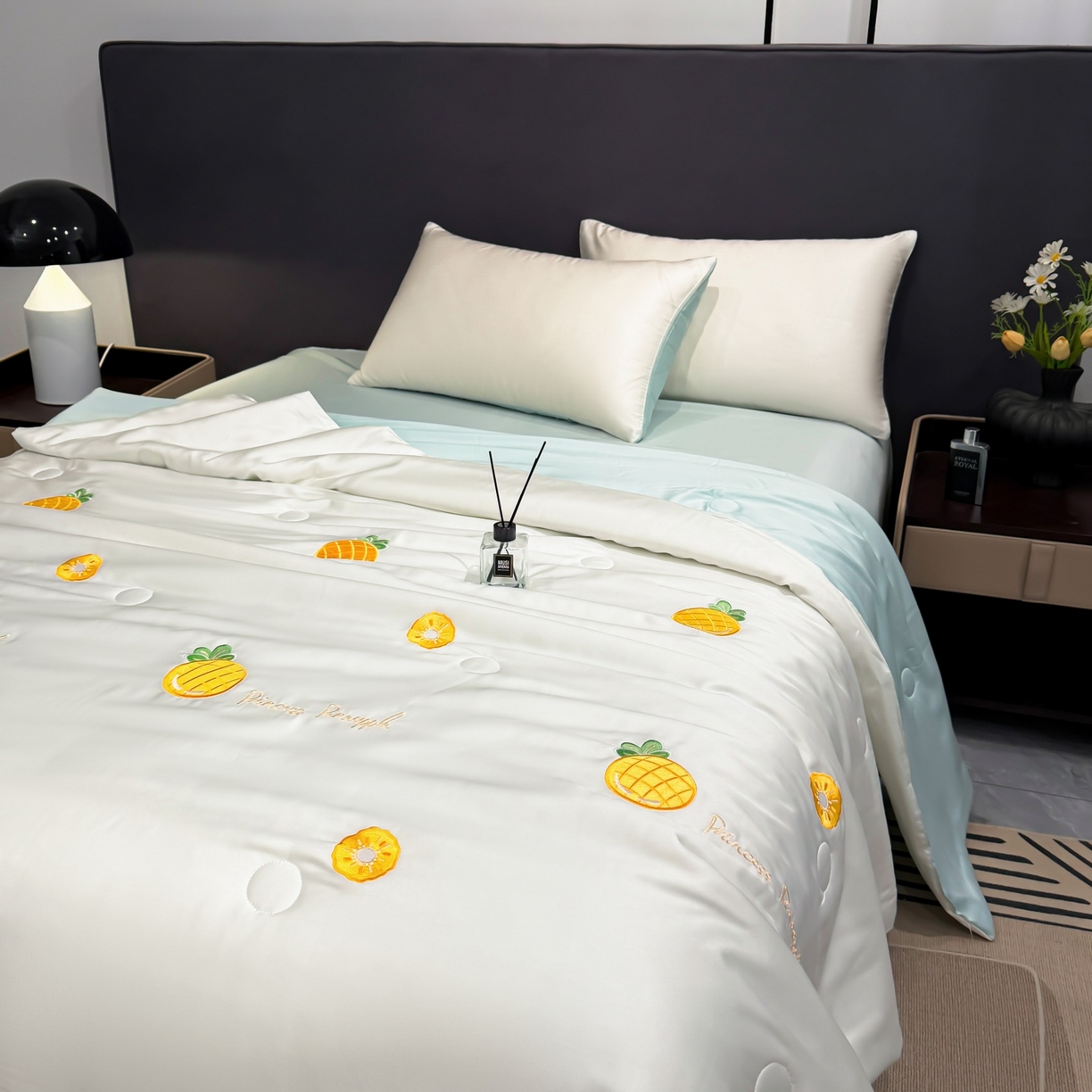 91家纺网 家纺一手货源 找家纺 恒畅 2026新款满绣水洗冰丝夏被夏被四件套 菠萝织夏-奶昔白蓝