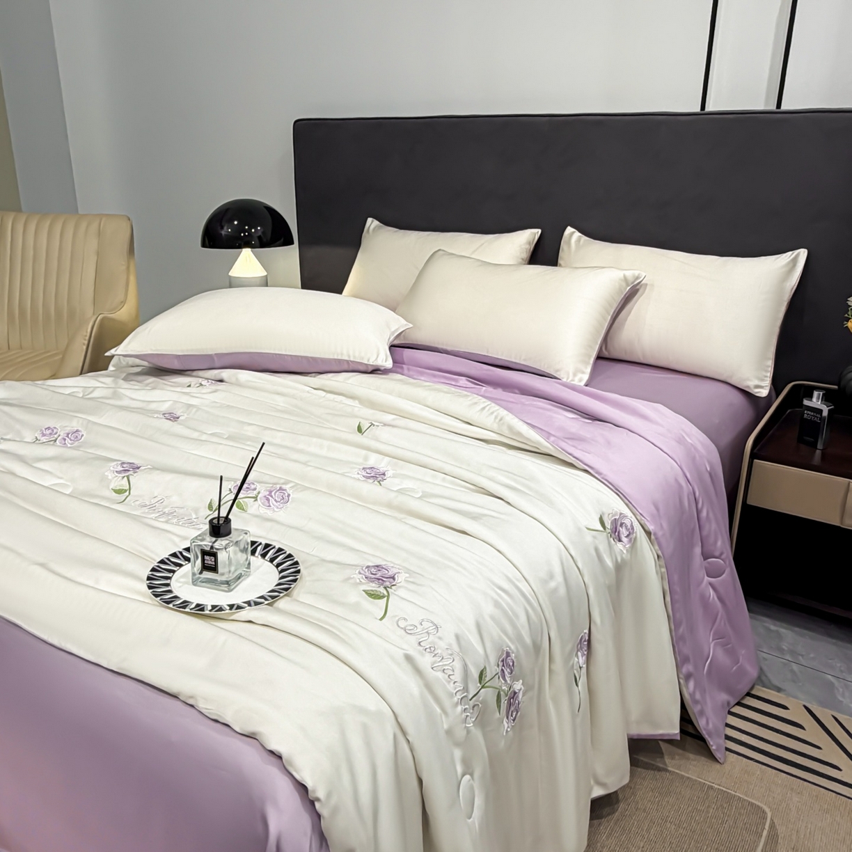 91家纺网 家纺一手货源 找家纺 恒畅 2026新款满绣水洗冰丝夏被夏被四件套 粉黛玫瑰-奶昔白紫