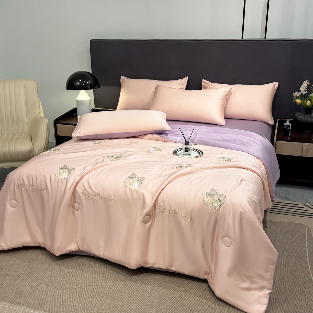 91家纺网 家纺一手货源 找家纺 恒畅 2026新款满绣水洗冰丝夏被夏被四件套 粉铃轻语-粉紫