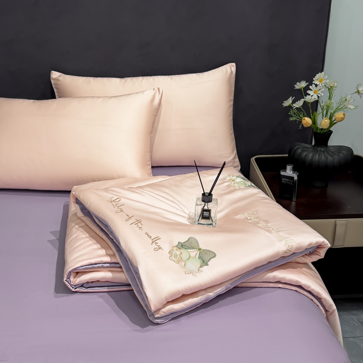 91家纺网 家纺一手货源 找家纺 恒畅 2026新款满绣水洗冰丝夏被夏被四件套 粉铃轻语-粉紫