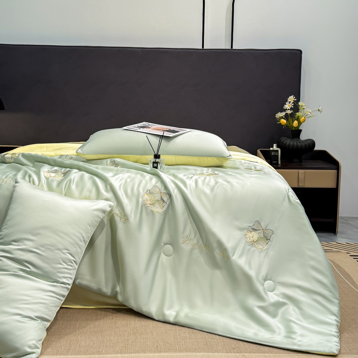 91家纺网 家纺一手货源 找家纺 恒畅 2026新款满绣水洗冰丝夏被夏被四件套 粉铃轻语-水绿黄