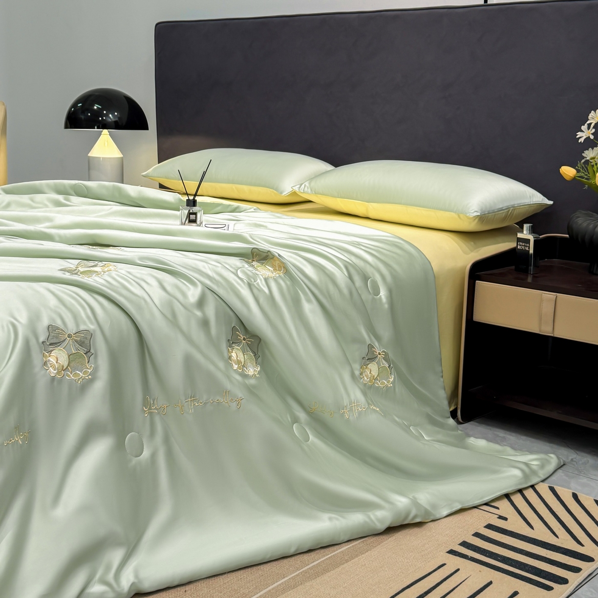 91家纺网 家纺一手货源 找家纺 恒畅 2026新款满绣水洗冰丝夏被夏被四件套 粉铃轻语-水绿黄