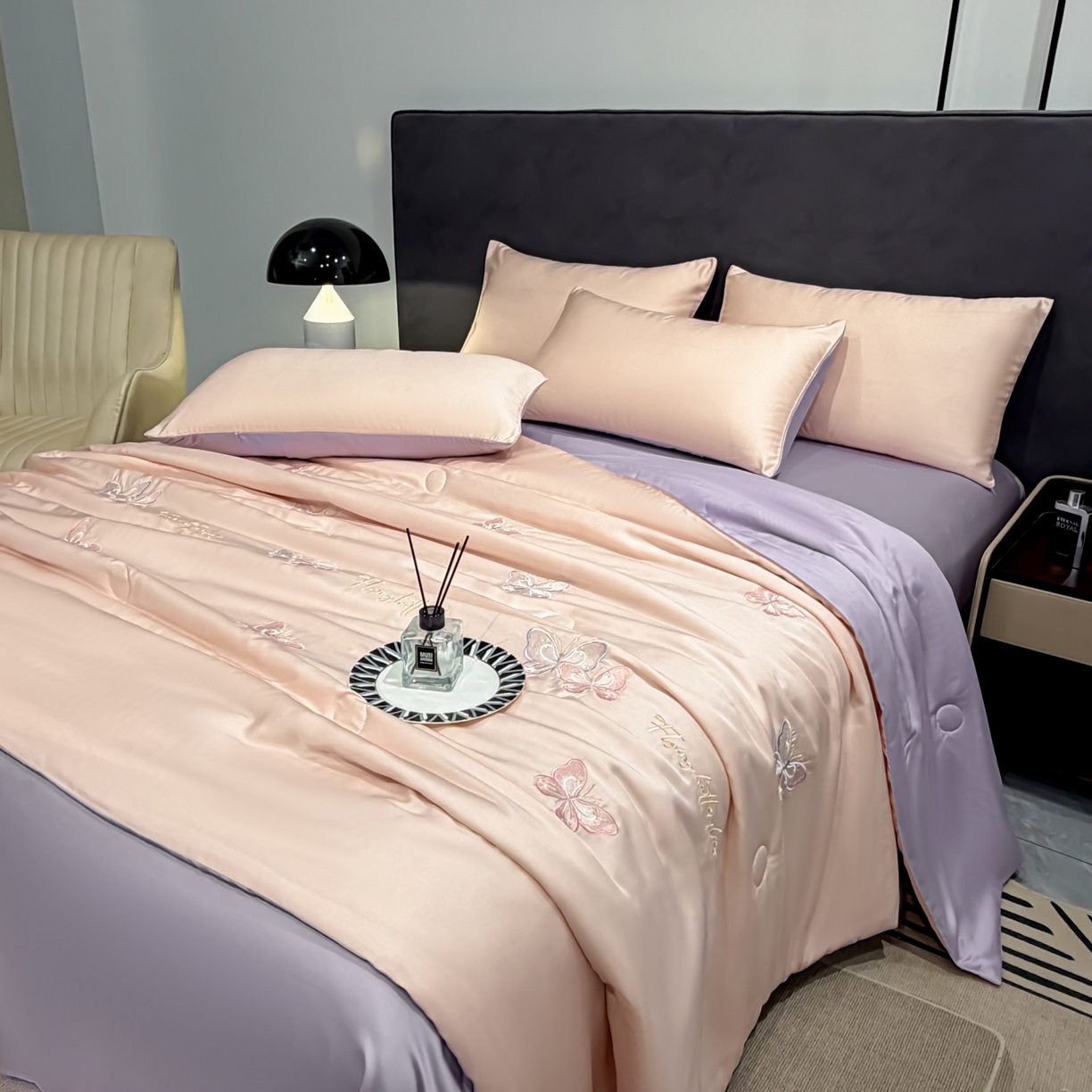 91家纺网 家纺一手货源 找家纺 恒畅 2026新款满绣水洗冰丝夏被夏被四件套 粉紫蝶语-粉紫