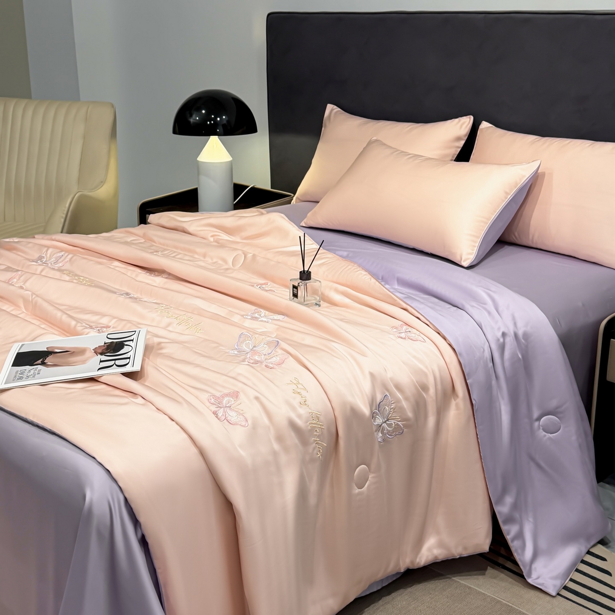 91家纺网 家纺一手货源 找家纺 恒畅 2026新款满绣水洗冰丝夏被夏被四件套 粉紫蝶语-粉紫