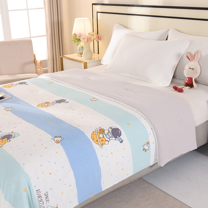 91家纺网 家纺一手货源 找家纺 诗雅纺织 2026新款仿锦氨针织凉感丝夏被 宇航员