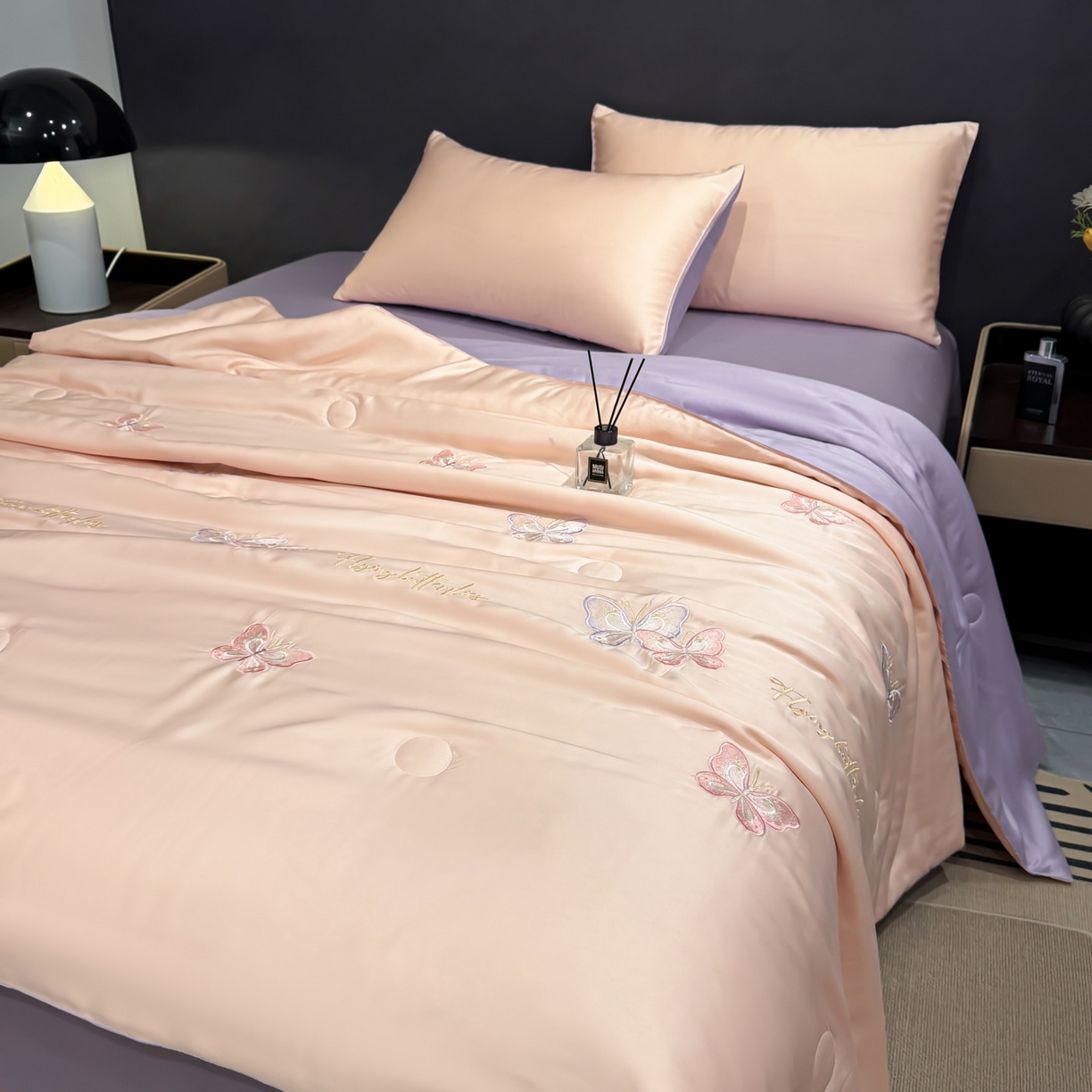 91家纺网 家纺一手货源 找家纺 恒畅 2026新款满绣水洗冰丝夏被夏被四件套 粉紫蝶语-粉紫