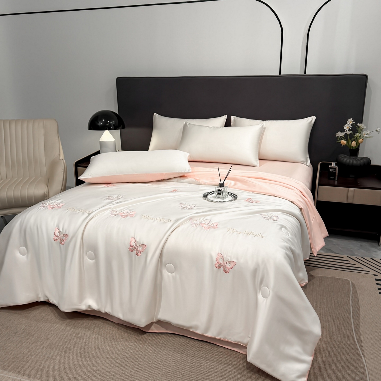 91家纺网 家纺一手货源 找家纺 恒畅 2026新款满绣水洗冰丝夏被夏被四件套 粉紫蝶语-奶昔白粉