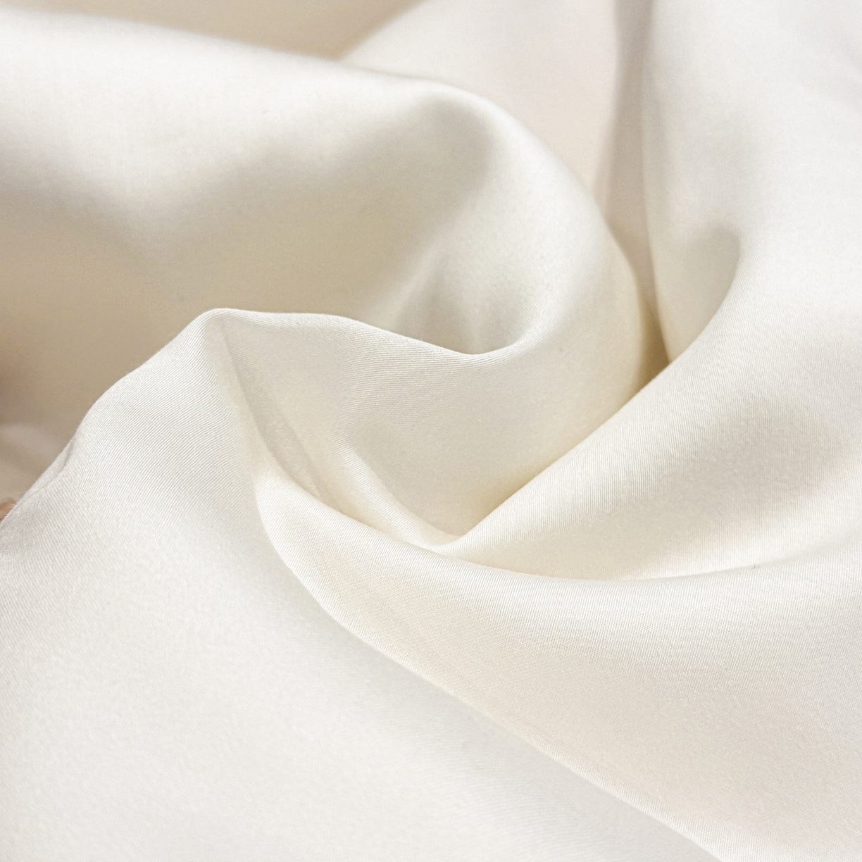 91家纺网 家纺一手货源 找家纺 恒畅 2026新款满绣水洗冰丝夏被夏被四件套 粉紫蝶语-奶昔白粉