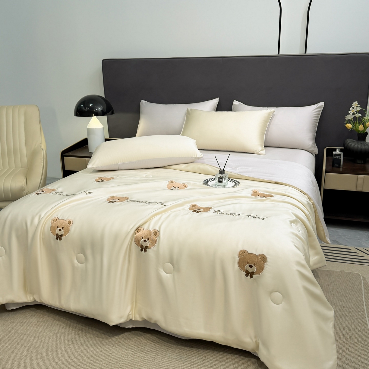 91家纺网 家纺一手货源 找家纺 恒畅 2026新款满绣水洗冰丝夏被夏被四件套 甜梦小熊-咖灰