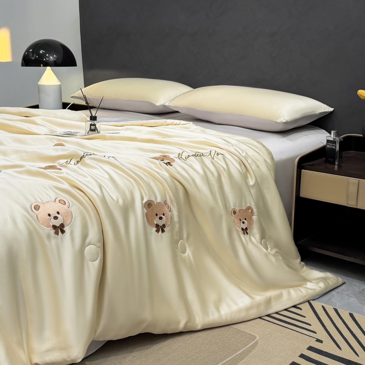 91家纺网 家纺一手货源 找家纺 恒畅 2026新款满绣水洗冰丝夏被夏被四件套 甜梦小熊-咖灰