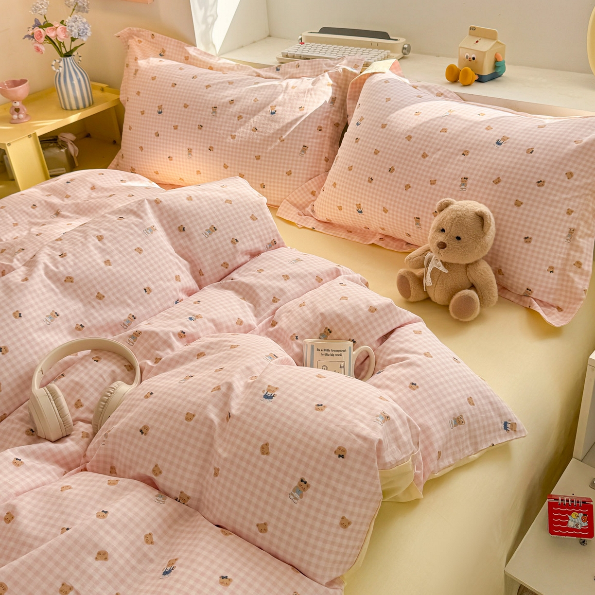 91家纺网 家纺一手货源 找家纺 景眠 2026新款全棉13372小清新简单款四件套 格子熊-粉