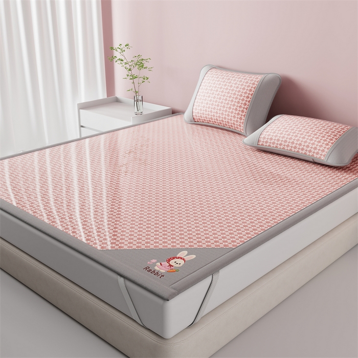 91家纺网 家纺一手货源 找家纺 梦卡迪 2026新款罗兰格凉感冰丝席 罗兰格粉-床笠款