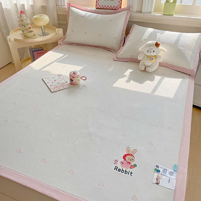 91家纺网 家纺一手货源 找家纺 （总）梦卡迪 2026新款A类爱心卡通凉感豆豆绣花床席