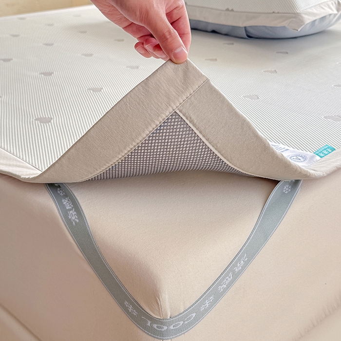 91家纺网 家纺一手货源 找家纺 梦卡迪 2026新款A类爱心卡通凉感豆豆绣花床席 幸运小狗-咖