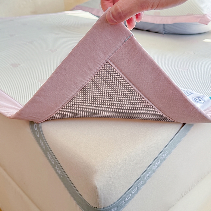 91家纺网 家纺一手货源 找家纺 梦卡迪 2026新款A类爱心卡通凉感豆豆绣花床席 胡萝卜小兔-粉