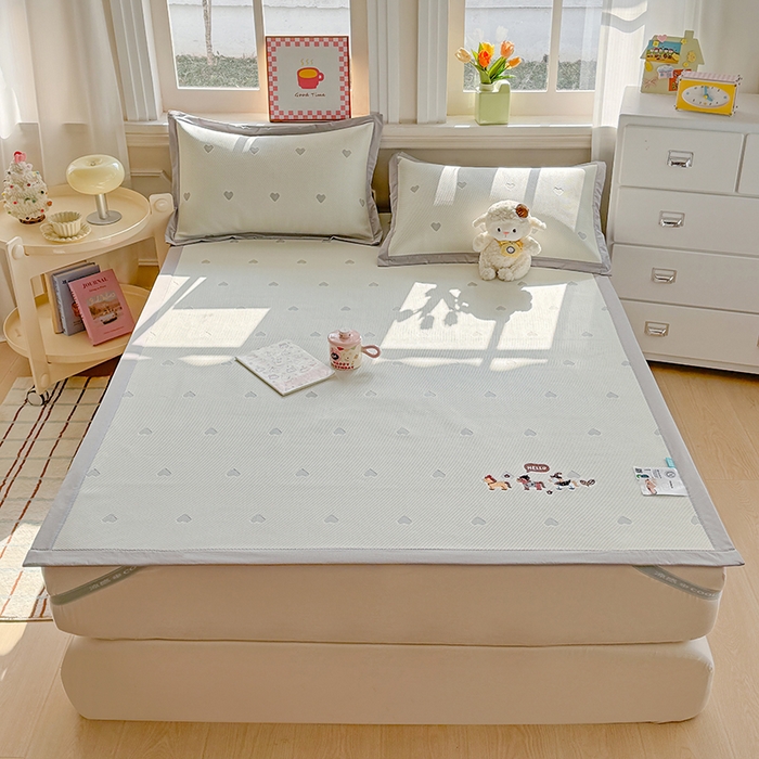 91家纺网 家纺一手货源 找家纺 梦卡迪 2026新款A类爱心卡通凉感豆豆绣花床席 三只小马-灰