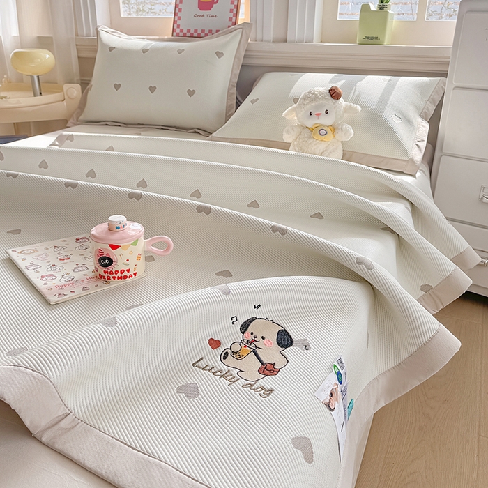 91家纺网 家纺一手货源 找家纺 梦卡迪 2026新款A类爱心卡通凉感豆豆绣花床席 幸运小狗-咖