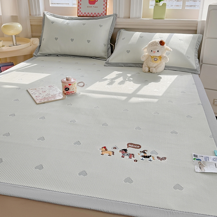 91家纺网 家纺一手货源 找家纺 梦卡迪 2026新款A类爱心卡通凉感豆豆绣花床席 三只小马-灰