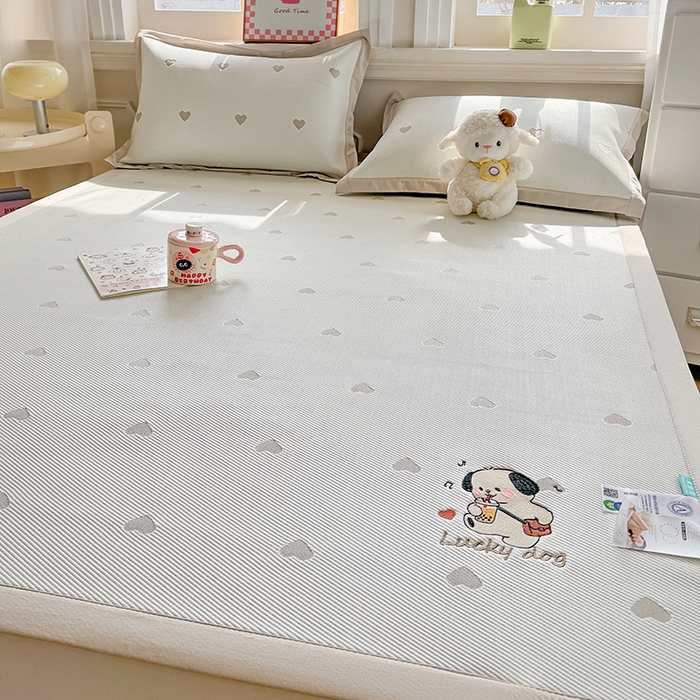 91家纺网 家纺一手货源 找家纺 梦卡迪 2026新款A类爱心卡通凉感豆豆绣花床席 幸运小狗-咖