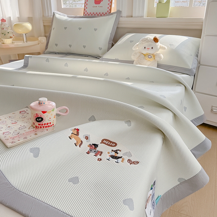 91家纺网 家纺一手货源 找家纺 梦卡迪 2026新款A类爱心卡通凉感豆豆绣花床席 三只小马-灰