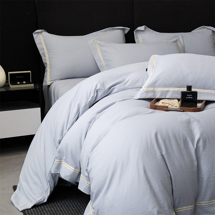 91家纺网 家纺一手货源 找家纺 库里梦家纺 2026新款高精密斜纹棉四件套镂空四件套-织带款 青云灰