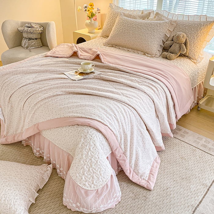 91家纺网 家纺一手货源 找家纺 艺慕家纺 2026新款夏被四件套 粉黛庄园