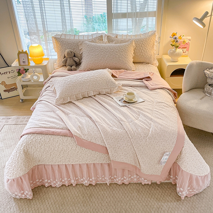 91家纺网 家纺一手货源 找家纺 艺慕家纺 2026新款夏被四件套 粉黛庄园