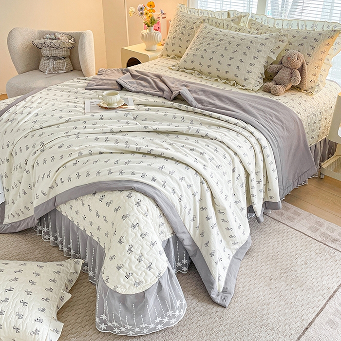 91家纺网 家纺一手货源 找家纺 艺慕家纺 2026新款夏被四件套 斑马乐园