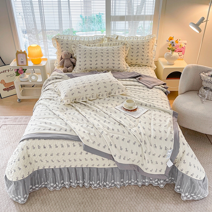 91家纺网 家纺一手货源 找家纺 艺慕家纺 2026新款夏被四件套 斑马乐园