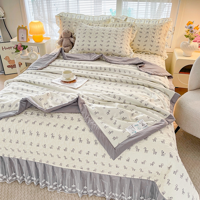 91家纺网 家纺一手货源 找家纺 艺慕家纺 2026新款夏被四件套 斑马乐园