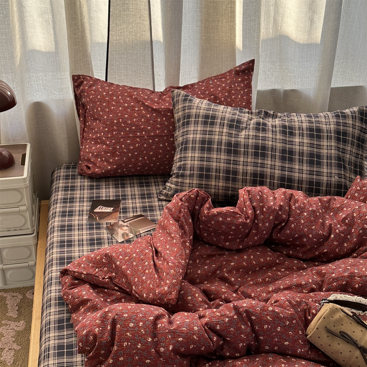 91家纺网 家纺一手货源 找家纺 拾一 2026新款日韩复古混搭风田园小碎花水洗棉木棉四件套 红韵碎花