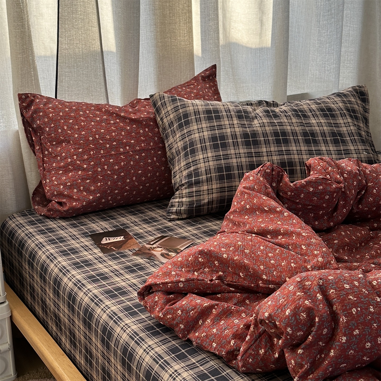 91家纺网 家纺一手货源 找家纺 拾一 2026新款日韩复古混搭风田园小碎花水洗棉木棉四件套 红韵碎花