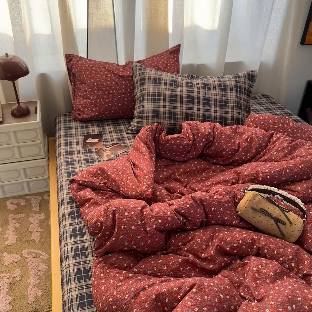 91家纺网 家纺一手货源 找家纺 拾一 2026新款日韩复古混搭风田园小碎花水洗棉木棉四件套 红韵碎花