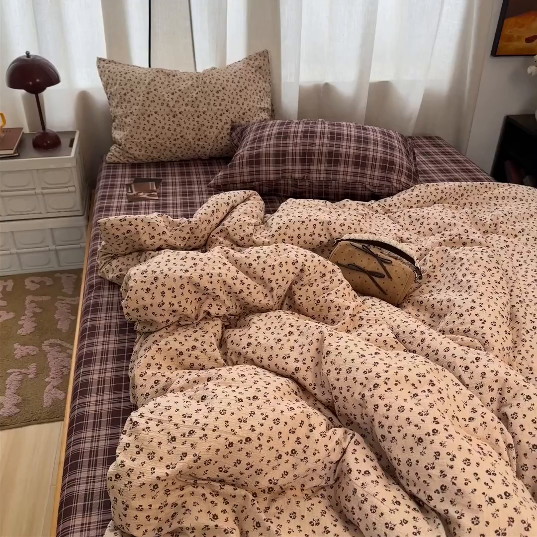 91家纺网 家纺一手货源 找家纺 拾一 2026新款日韩复古混搭风田园小碎花水洗棉木棉四件套 卡其花间