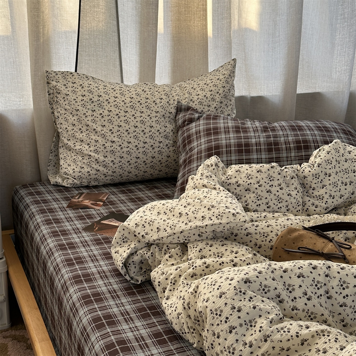 91家纺网 家纺一手货源 找家纺 拾一 2026新款日韩复古混搭风田园小碎花水洗棉木棉四件套 米白花簇