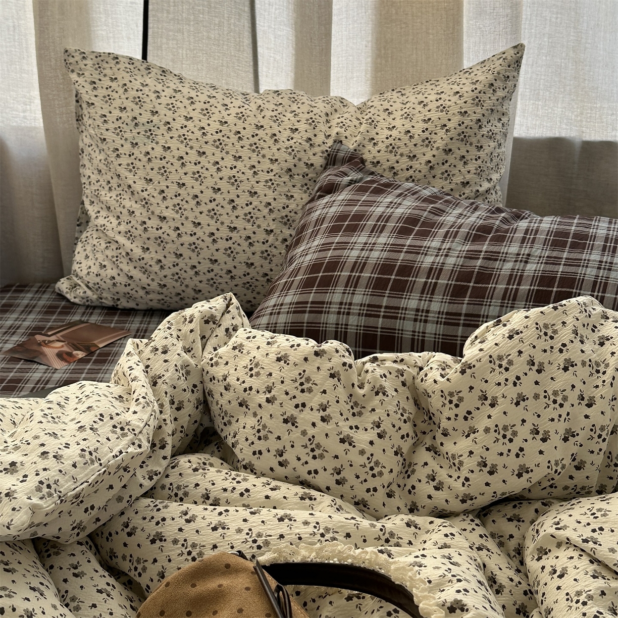 91家纺网 家纺一手货源 找家纺 拾一 2026新款日韩复古混搭风田园小碎花水洗棉木棉四件套 米白花簇