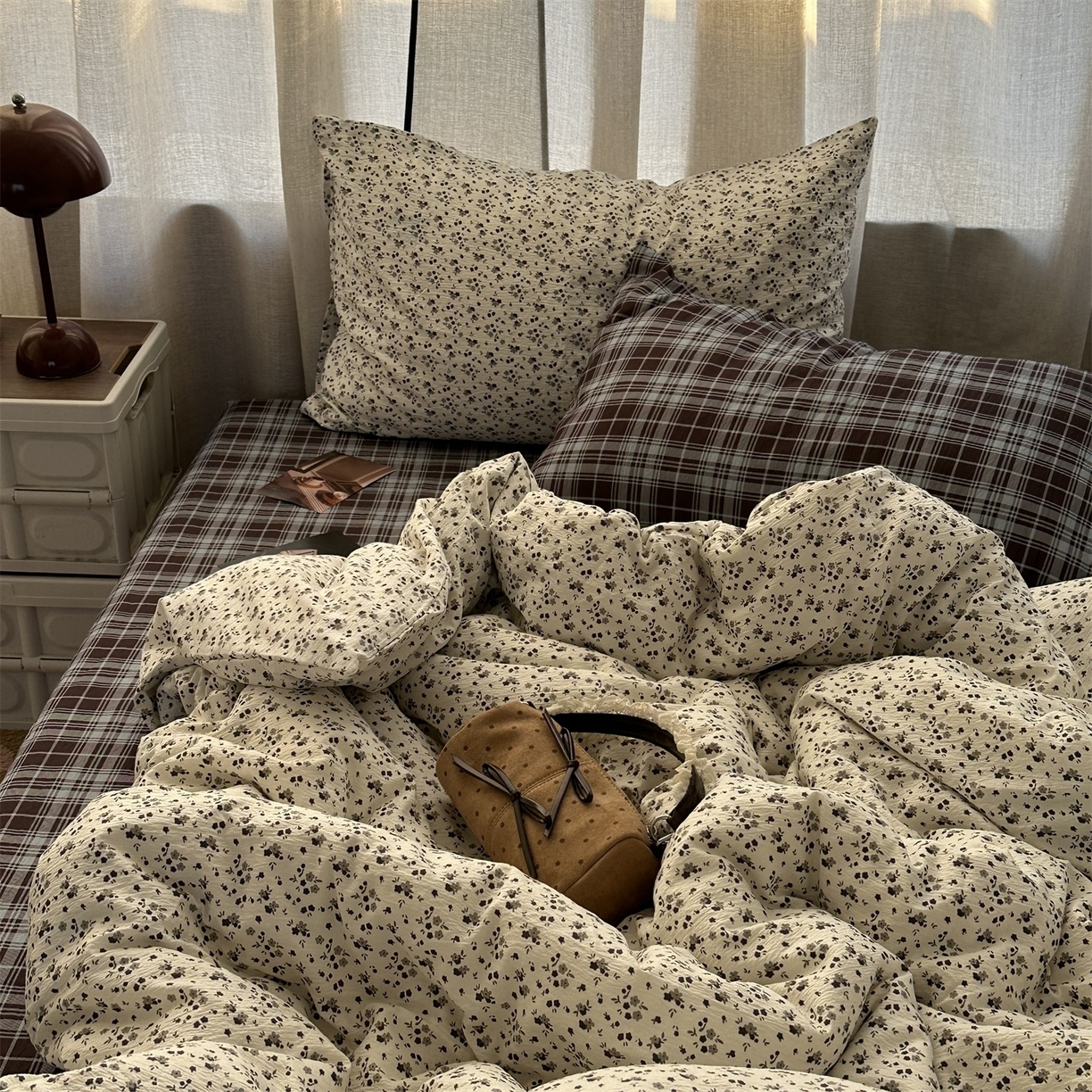 91家纺网 家纺一手货源 找家纺 拾一 2026新款日韩复古混搭风田园小碎花水洗棉木棉四件套 米白花簇